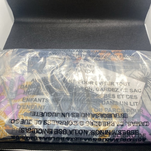 🌸VERA BRADLEY🌸Palm Floral RFID Turnlock Wallet in Cotton/NWT - Picture 3 of 8